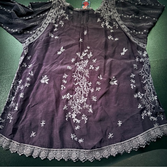 JOHNNY WAS dark purple embroidered eyelet tunic top Small boho summer flowy‎ - Picture 3 of 6